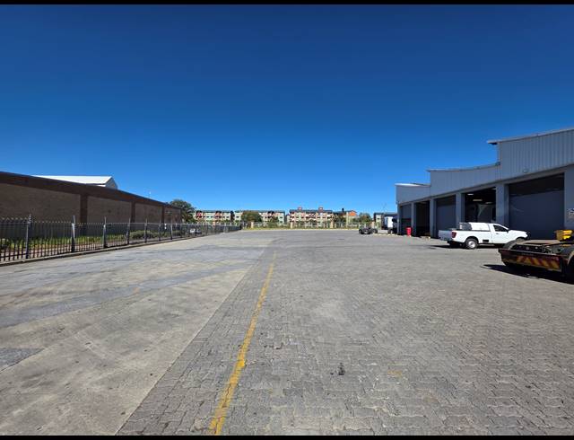 4,005M² WAREHOUSE FOR SALE IN CITY DEEP